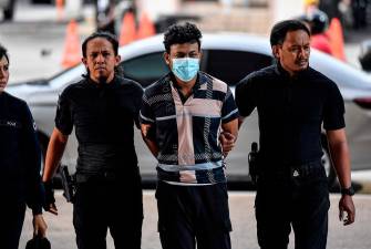 Penuntut universiti swasta didenda RM5,000 cabul warga AS dalam LRT