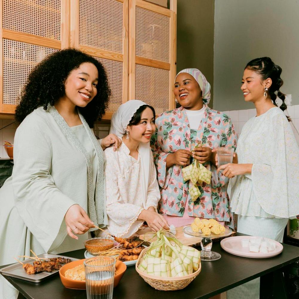 Why not try a baju kurung with a trendy print? –INSTAGRAM/@LUBNA.OFFICIAL