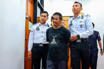 Pemandu lori terlibat kemalangan maut sembilan anggota fru direman empat hari