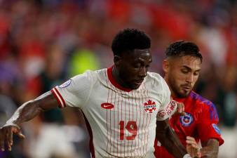 Canada into Copa America quarter-finals after 0-0 draw with 10-man Chile