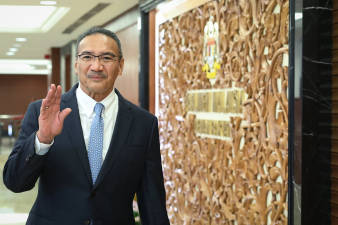 Guessing game over return of Hishammuddin to Umno