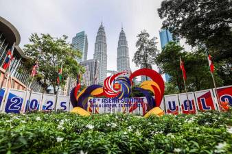 Pemimpin ASEAN berhimpun di Kuala Lumpur untuk sidang kemuncak, mesyuarat penting hari ini