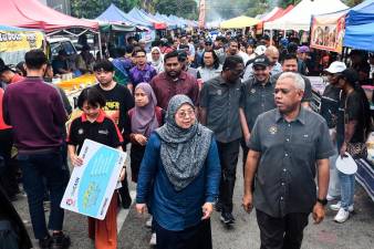 No complaints of excessive food price hikes at Ramadan bazaars so far – Fuziah thumbnail