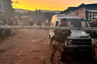 Indian police battle Maoist rebels, five killed