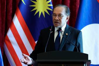 PM Anwar: Malaysian banks’ presence in Laos reflects strong investor confidence
