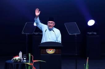 Jadikan semangat Hari Kebangsaan ke-67 pendorong tingkat prestasi – PM Anwar