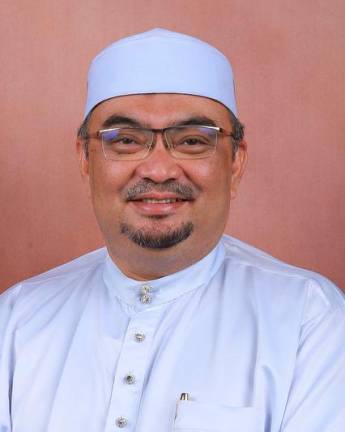 Deputy Menteri Besar Datuk Dr Mohamed Fadzli Hassan - BERNAMApix