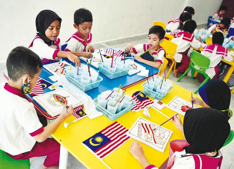 To address declining fertility rates and promote higher female workforce participation, the government must collaborate with the corporate sector to enhance on-premises childcare facilities. – BERNAMAPIC