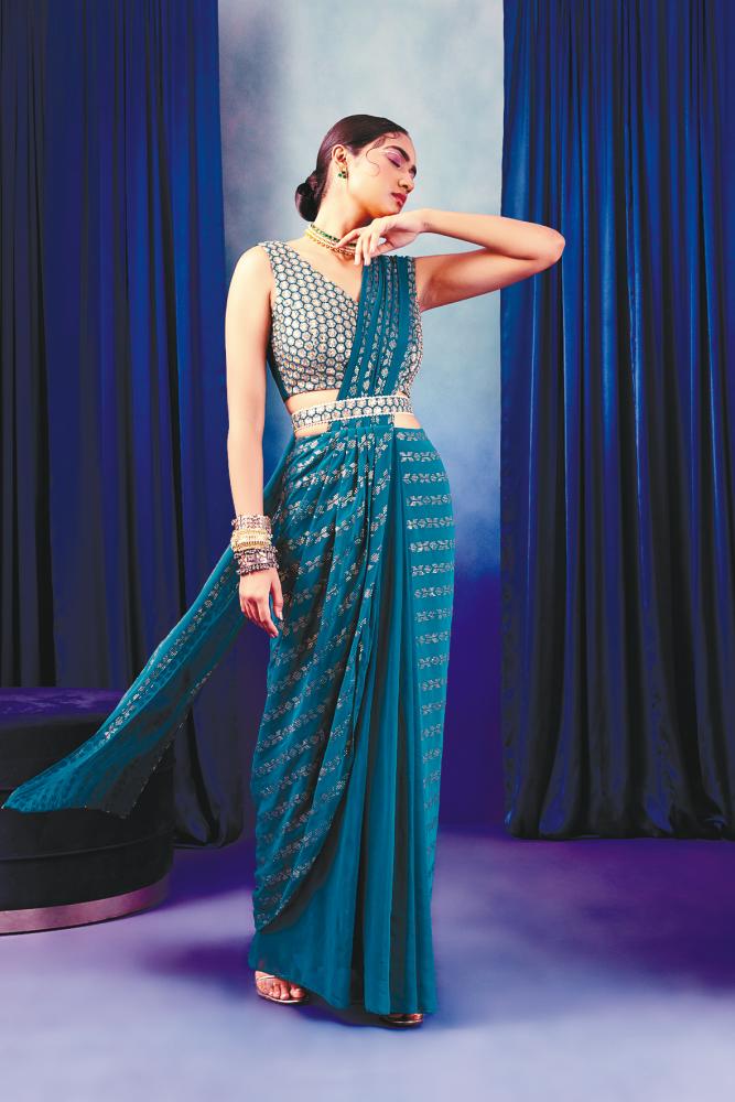 $!A pre-stiched saree that is both contemporary and yet traditional in Indya brand. Pics provided by Indya or @indya_my