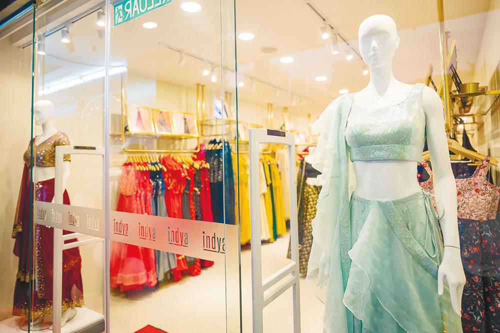 Modern Popular Readymade Garments Shop Interior Design - Boutique
