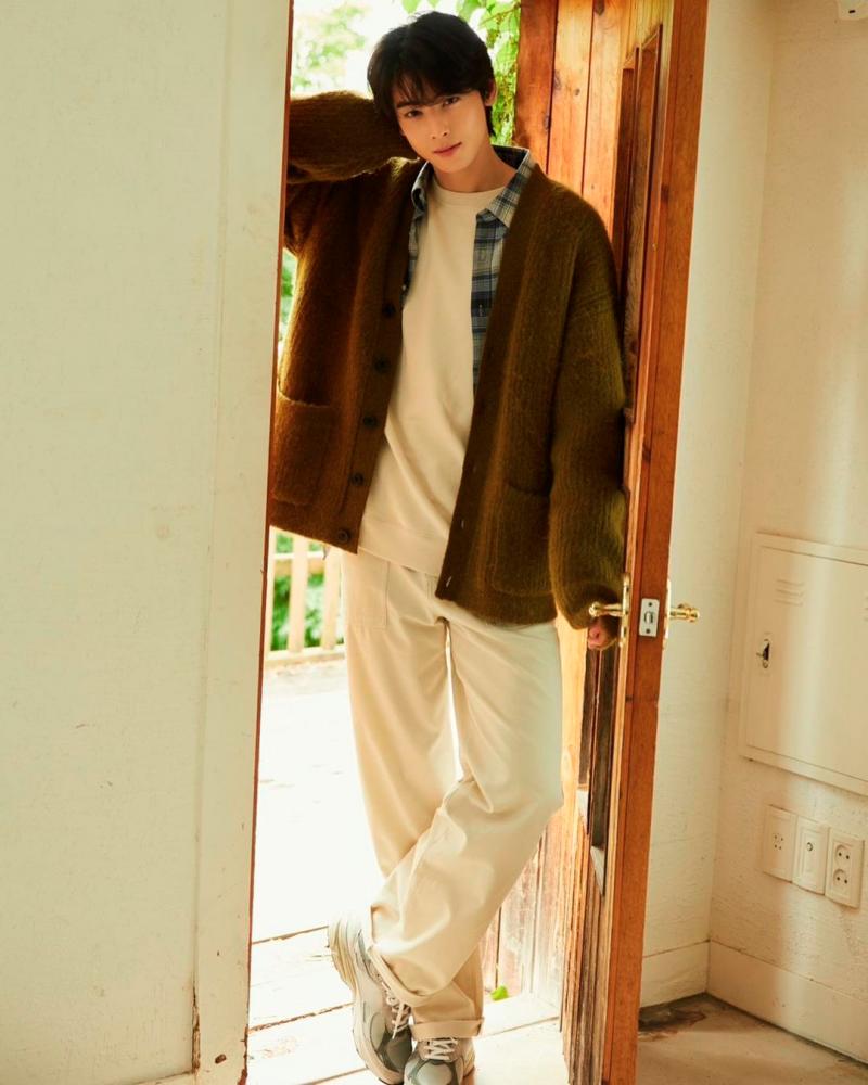 He is a member of the South Korean group, Astro. $!He is a member of the South Korean group, Astro.