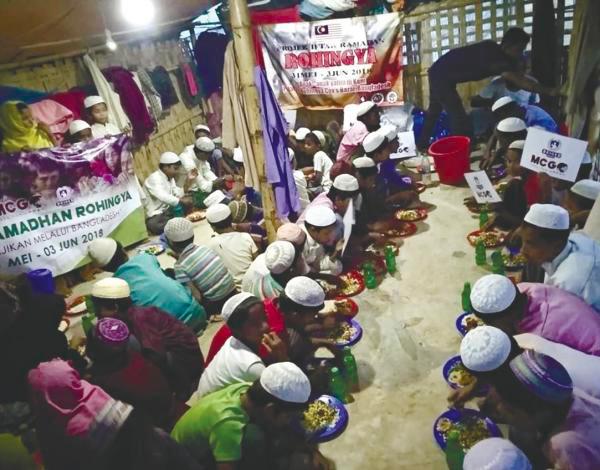 Muhamad Akmal has responded to the Rohingya crisis by engaging in a humanitarian mission at the refugee camps in Cox’s Bazar, Bangladesh. $!Muhamad Akmal has responded to the Rohingya crisis by engaging in a humanitarian mission at the refugee camps in Cox’s Bazar, Bangladesh.