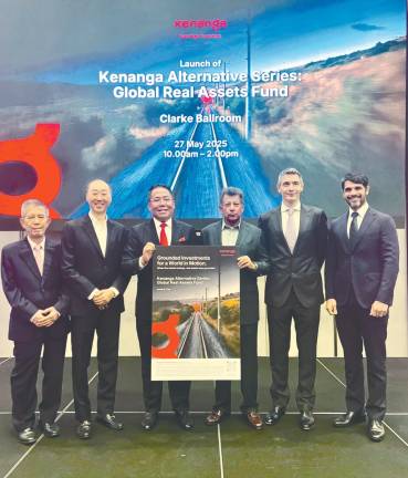 From left: Gax MD executive director Ho Seng Yee, Tan, Ismitz Matthew, Gax MD chairman Tan Sri Dr Munir Majid, chief investment officer Matthew Stuart-Box, and Kenanga Investors director and product &amp; market development head Ranjit Singh Gill.