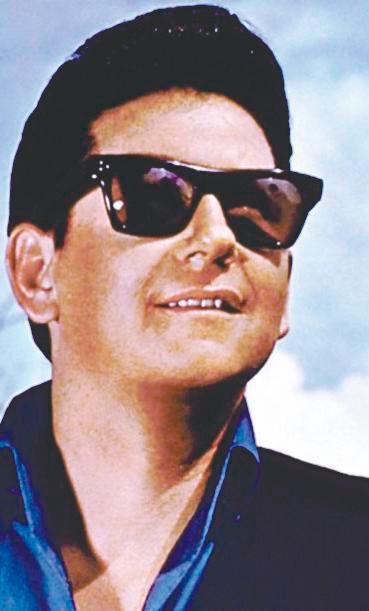 $!The Wayfarers add a touch of nostalgia to one’s look. – ROY ORBISON FACEBOOK