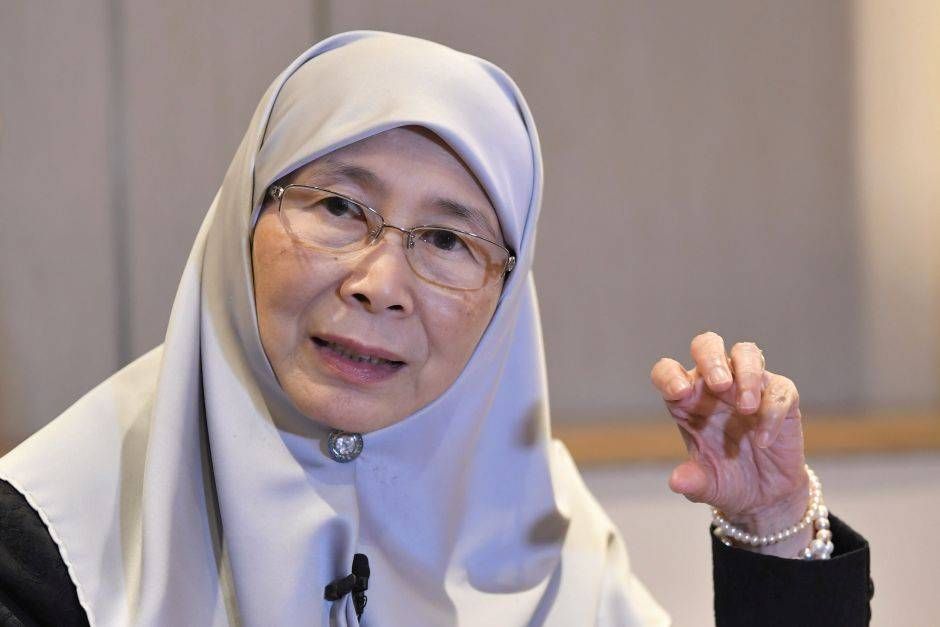 Wan Azizah happy evacuees discharged from monitoring centre