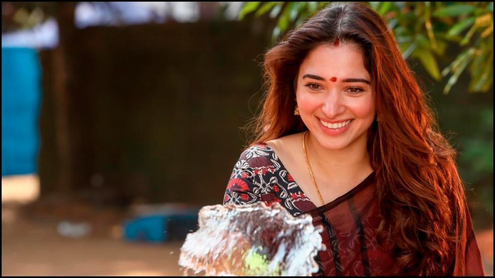 $!Film is set in a palatial bungalow and it is centered on Tamannaah Bhatia’s role. – FILMCROWPIC