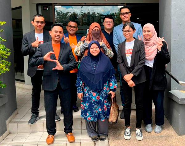 $!Zaid (back row, second from left) with Shopee workshop participants.