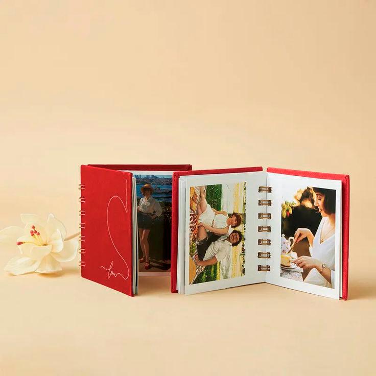 $!Show off how well you know her with a book showcasing her favourite things and memories.