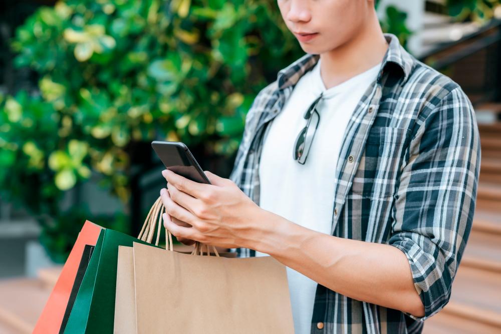 Retailers use BNPL to attract younger shoppers. – FREEPIKPIC