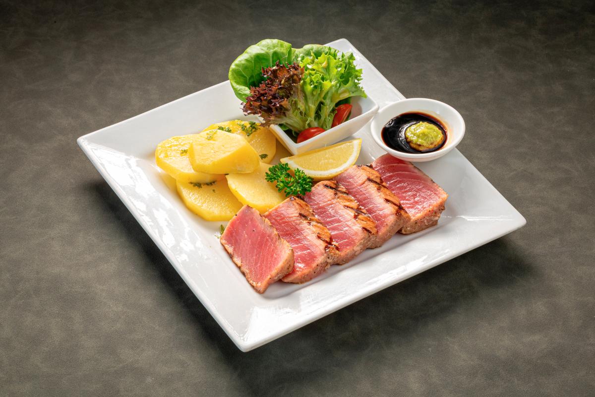 Tuna steaks are offered as a main course under Casa Rosa’s Seafood Heaven menu. $!Tuna steaks are offered as a main course under Casa Rosa’s Seafood Heaven menu.