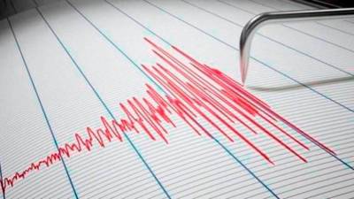 Strong quake strikes off coast of Sumatra