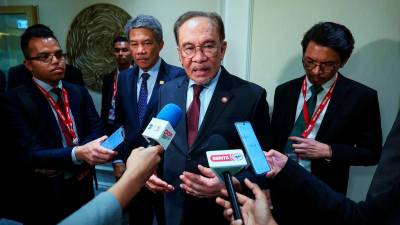 PM Anwar captivated by Moscow’s historic Hotel Metropol, hails Russia’s literary legacy