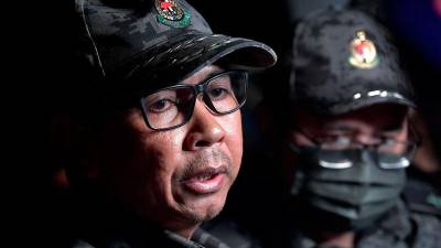 Immigration officers injured while detaining illegal immigrants in KL raid