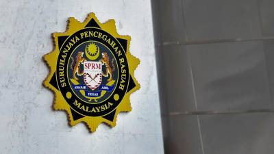 Sprm tahan ahli perniagaan, pengarah syarikat atas dokumen palsu