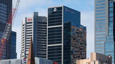 Australia removes repeatedly vandalised James Cook statue