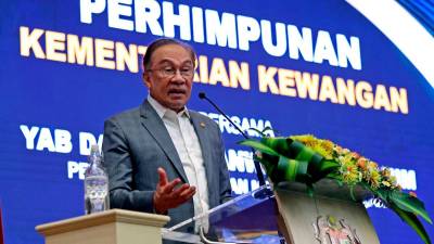 Kabinet bincang langkah tegas tangani isu disiplin dan media sosial di sekolah