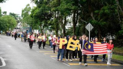 International Peace Youth Group organises peace walk at Unimas Kuching
