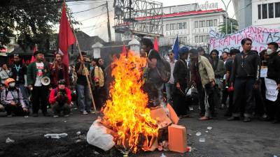 20 missing after deadly Indonesia protests over lawmaker perks