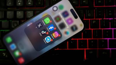 EU lawmakers propose social media ban for under-16s