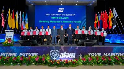 Waves of achievement at ALAM’s grand Convocation ceremony