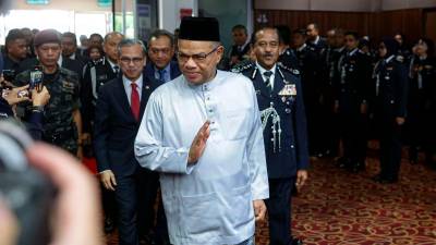 Menteri dalam negeri dahului 1,015 penerima darjah kebesaran, bintang dan pingat kehormat Sabah 2025