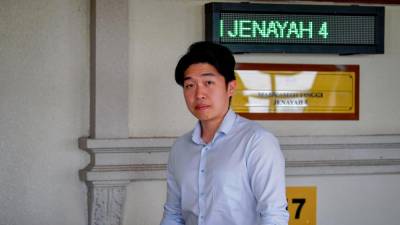 UM graduate fined an additional RM5,000 for banner protest against ex VC during convo