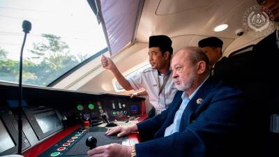 King of Malaysia test-drives ETS train from Kuala Lumpur to Rawang