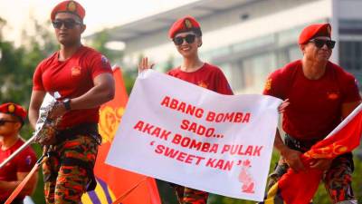 Merdeka Day Parade 2024: “Abang Bomba Sado” and “Akak Bomba Sweet” steal the show
