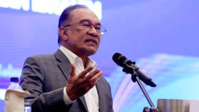Anwar confirms invitation to emergency Arab-Islamic Summit in Doha