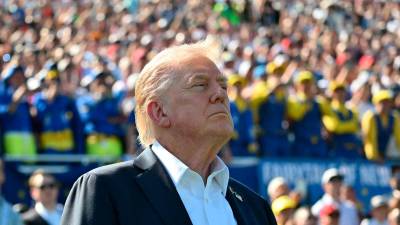 Trump to meet US congressional leaders on Monday amid government shutdown threat