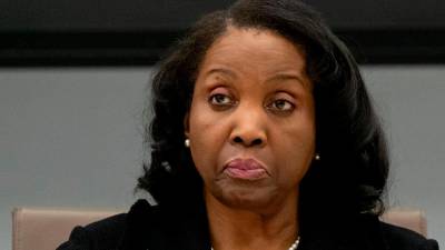 Hearing ends without ruling on Trump attempt to oust Fed Governor Cook