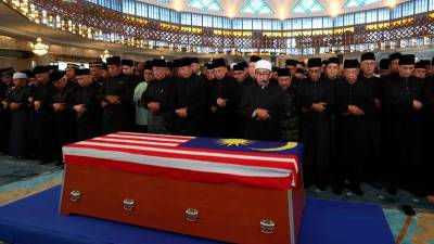 Ex-PM Tun Abdullah laid to rest with full state funeral honours at Heroes’ Mausoleum