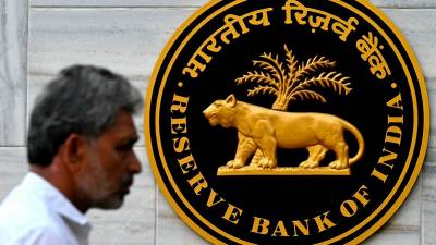 India holds interest rates steady amid US tariff threats
