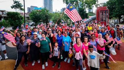 Malaysia Day walk promotes unity in Taman Lucky, Bangsar community