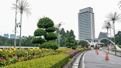 Senate approves five bills including waste management and nuclear energy amendments