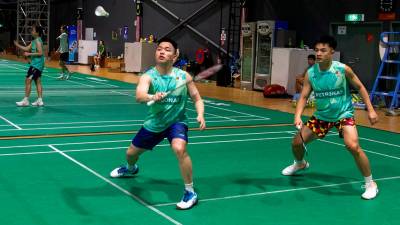Malaysian badminton pairs eye finals at World Championships in Paris