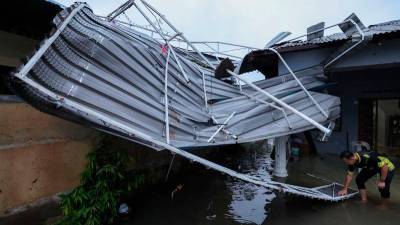 40 storm victims receive aid from ZPP, Kumpulan Wang Bantuan TYT Pulau Pinang