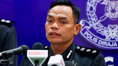 Wanita pandu Mini Cooper langgar lima kenderaan di Johor Bahru