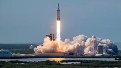 Elon Musk, SpaceX face federal reviews over security