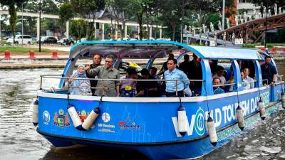 ASEAN ministers enjoy Melaka River cruise during transnational crime meeting